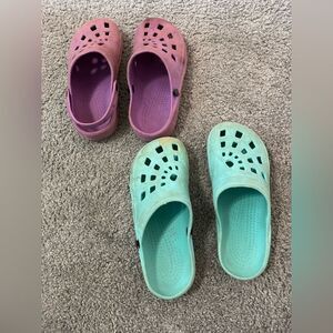 Woman’s Slip On Shoes Size XL 4/5